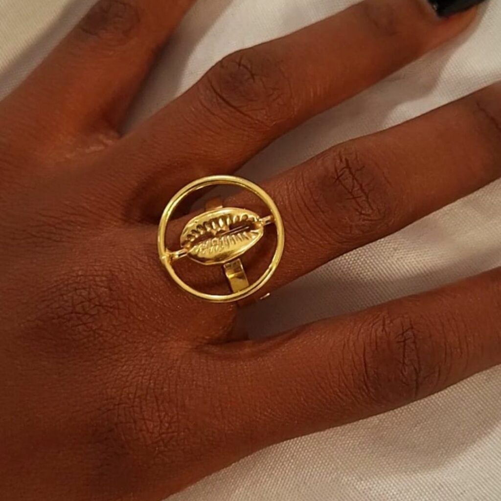 bague cauris rond