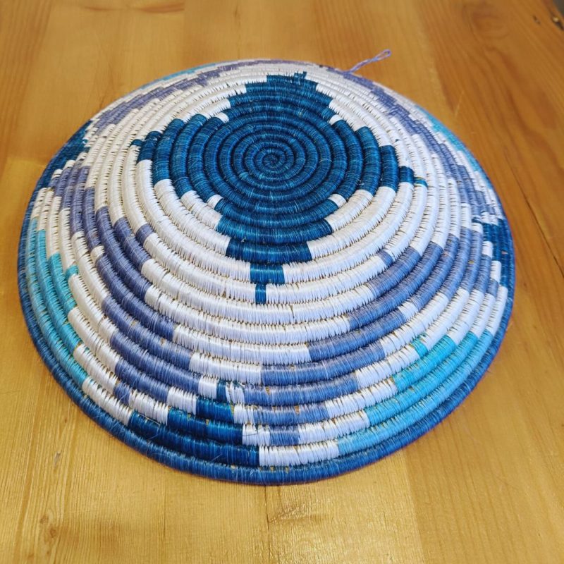 Panier tressé du kenya