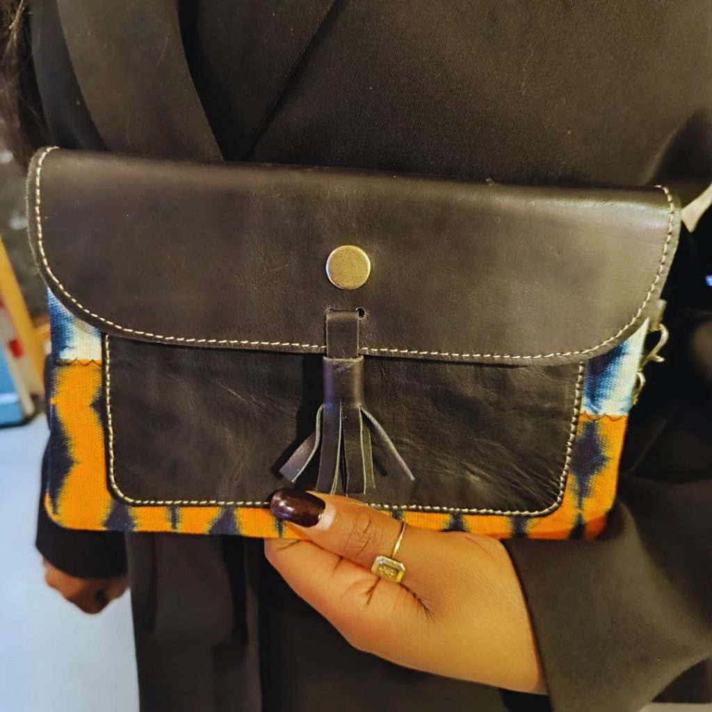 Pochette tie and die Atelier Jarama