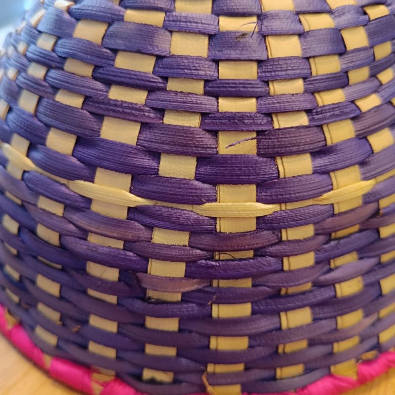Panier tressé du Ghana